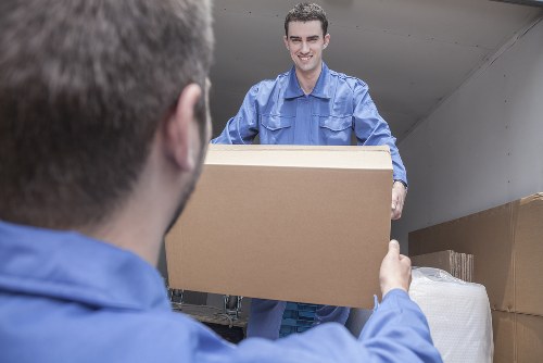 Removal van and movers serving South Tottenham homes