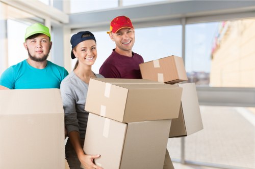 Flat move support in South Tottenham with careful lifting