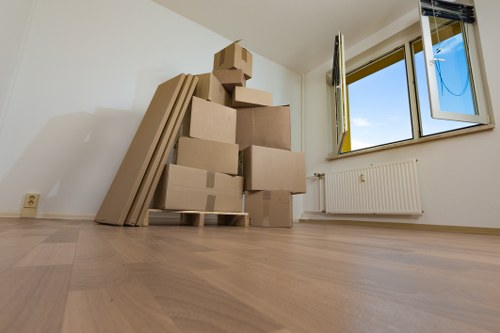 Residential and commercial moving support in South Tottenham